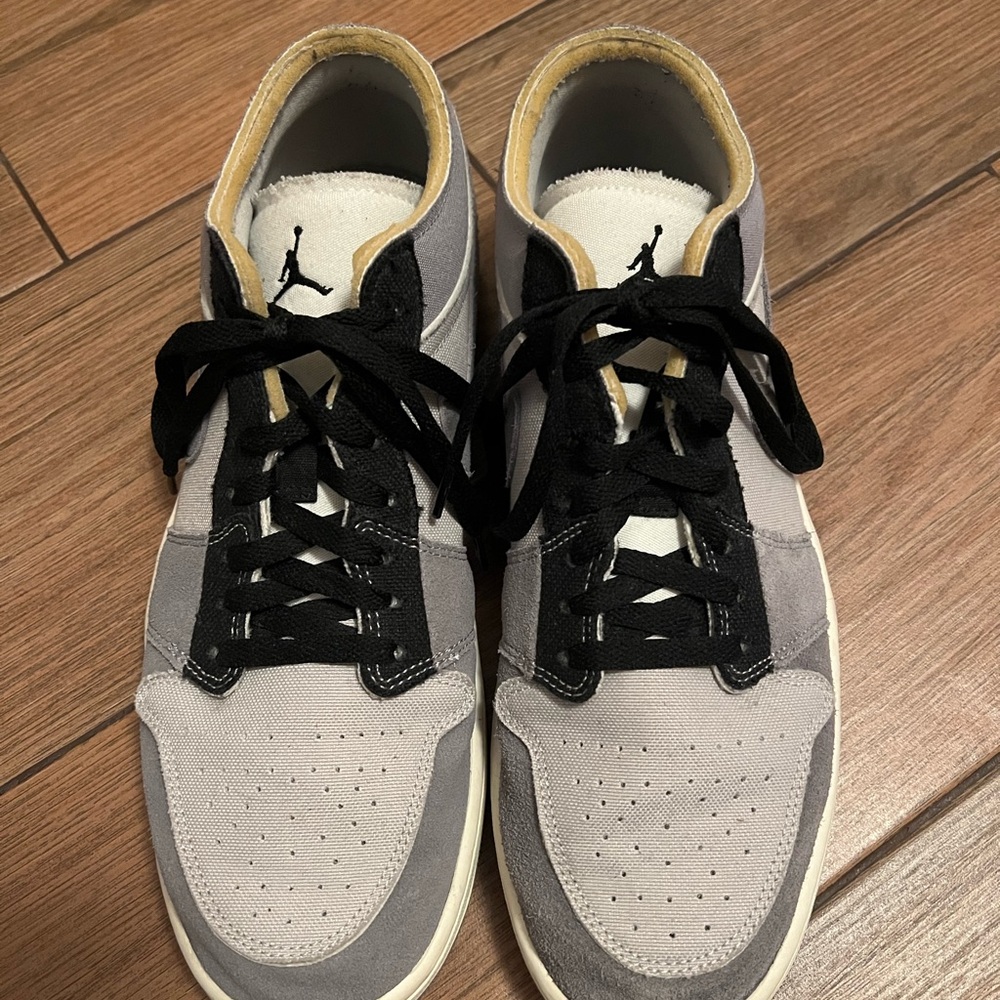 Jordan Low Men's Black and Gray Sneakers